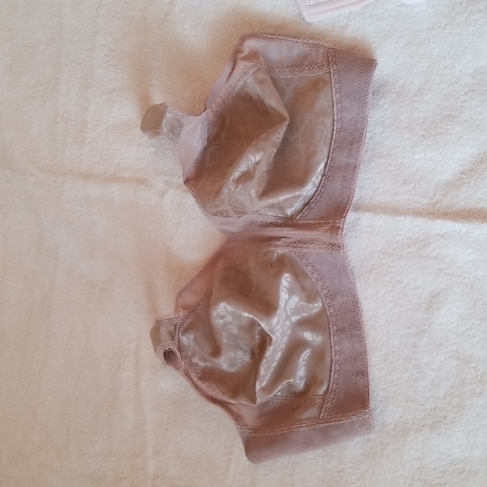 Two Women's Bras in Size 40D - Picture 3 of 14
